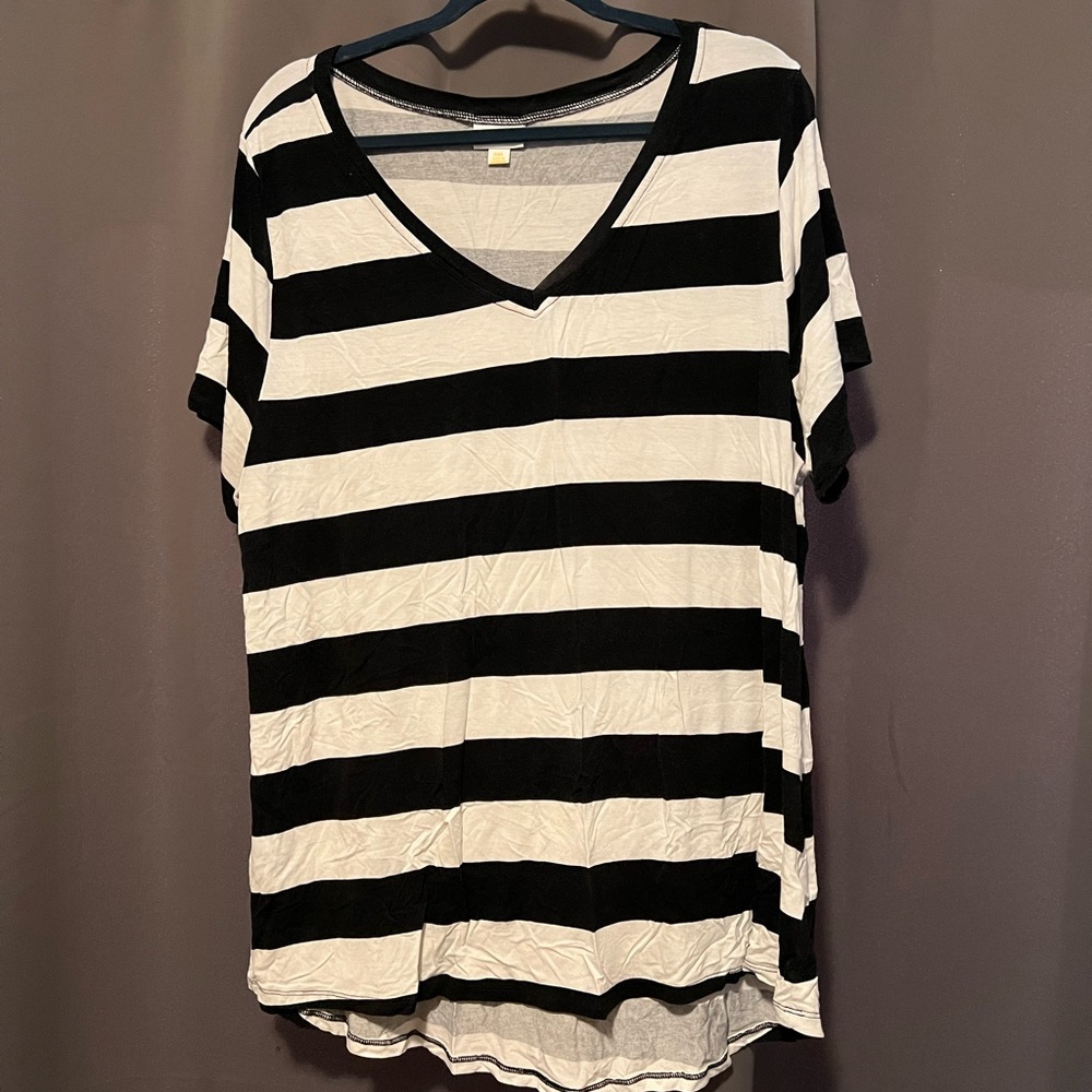 Black and white striped T-shirt